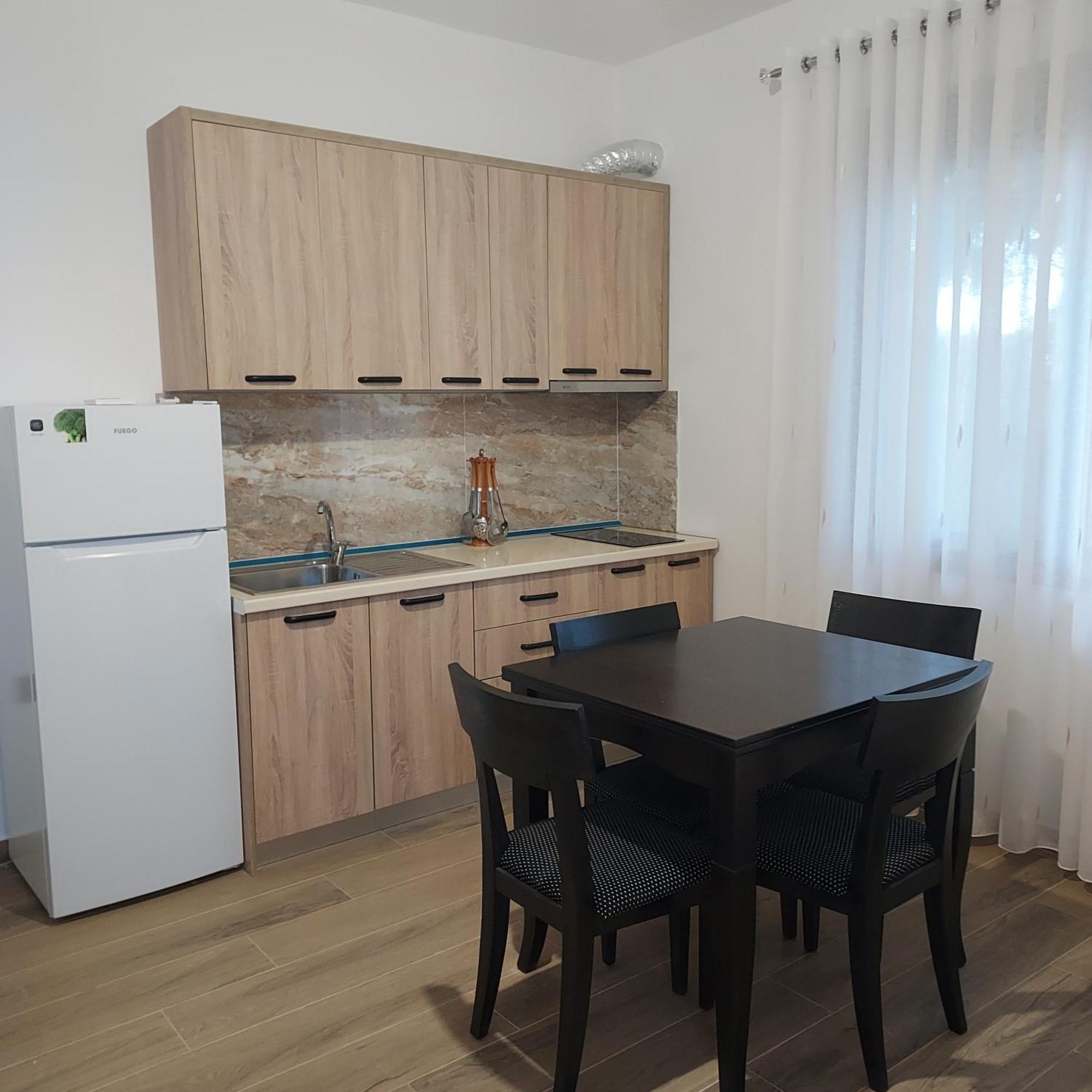 Guesthouse Vlorë Exteriör bild